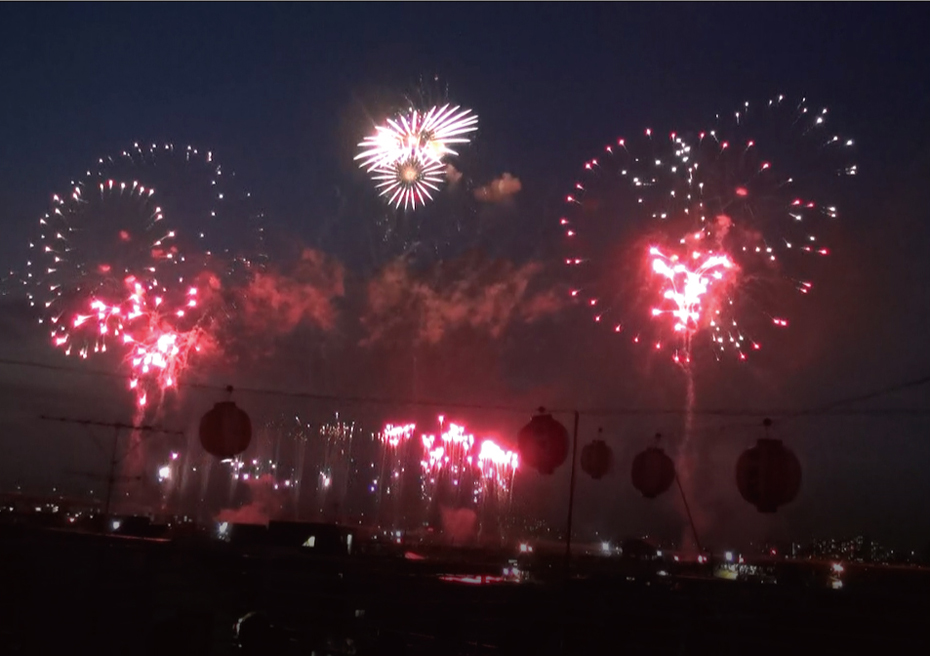 大川町本社屋上にて花火鑑賞会